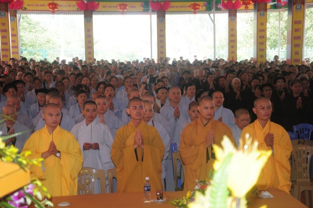 Thích Nhật Từ chia sẻ pháp thoại tại chùa Giáng