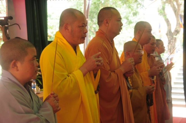 Thích Nhật Từ chia sẻ pháp thoại tại chùa Giáng