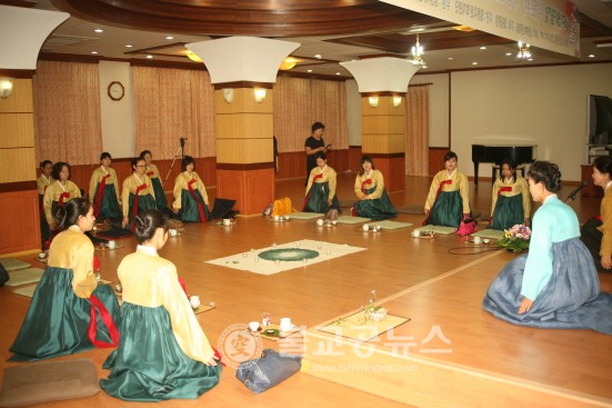 Hàn Quốc: Chùa Tam Quang tổ chức lễ Trung Thu cho gia đình đa văn hóa