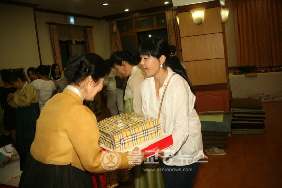 Hàn Quốc: Chùa Tam Quang tổ chức lễ Trung Thu cho gia đình đa văn hóa