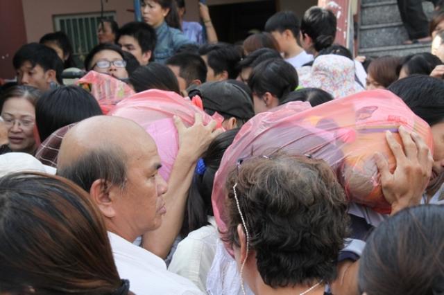 Tổ Đình Giác Sanh Tổ Chức Khóa Tu và  Phát Quà Cho 700 Người Khiếm Thị