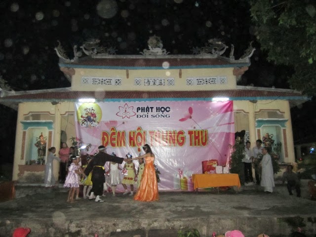 Phật Học Đời Sống tổ chức trung thu tại chùa Hưng Mỹ - Quảng Nam