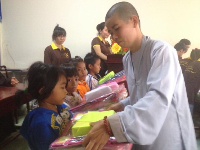 ĐĐ. Thích Đồng Tâm và chương trình thiện nguyện “Xuân yêu thương”