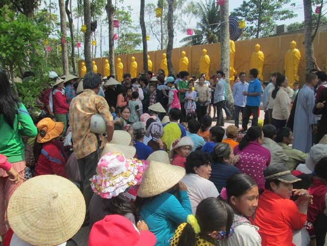 Đồng Tháp: Đoàn từ thiện “Hương miền tây” đến với bà con trước xuân Giáp Ngọ
