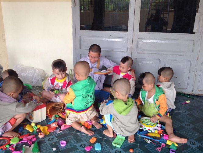 Thầy Thích Thiện Đạt và chương trình thiện nguyện “Ấm áp mùa đông”