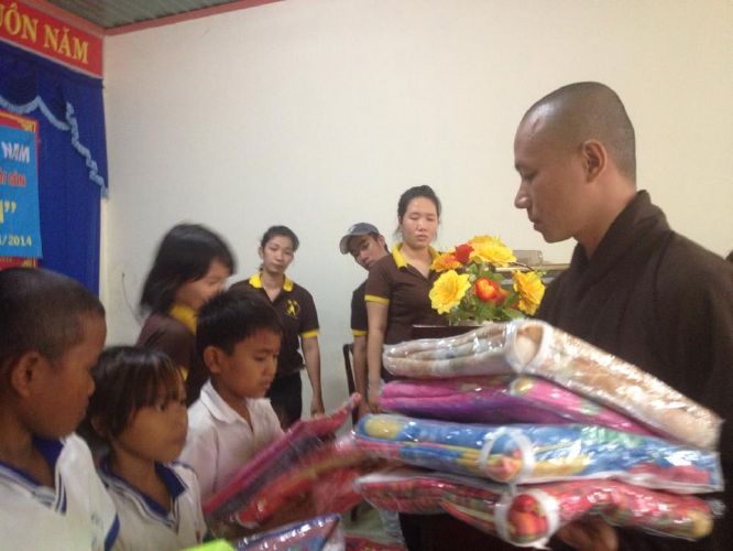 ĐĐ. Thích Đồng Tâm và chương trình thiện nguyện “Xuân yêu thương”