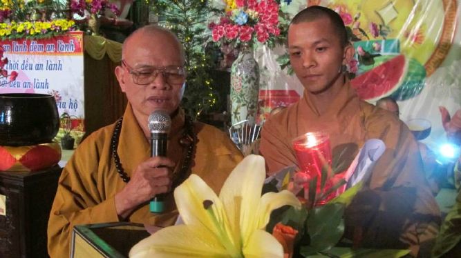 TP.HCM: Từng bừng, lắng động đêm hoa đăng mừng đức Thích Ca thành đạo chùa Linh Sơn, Hóc môn