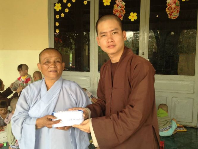 Thầy Thích Thiện Đạt và chương trình thiện nguyện “Ấm áp mùa đông”