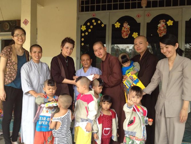Thầy Thích Thiện Đạt và chương trình thiện nguyện “Ấm áp mùa đông”