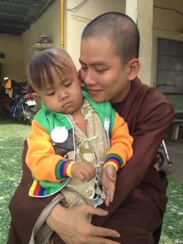 Thầy Thích Thiện Đạt và chương trình thiện nguyện “Ấm áp mùa đông”