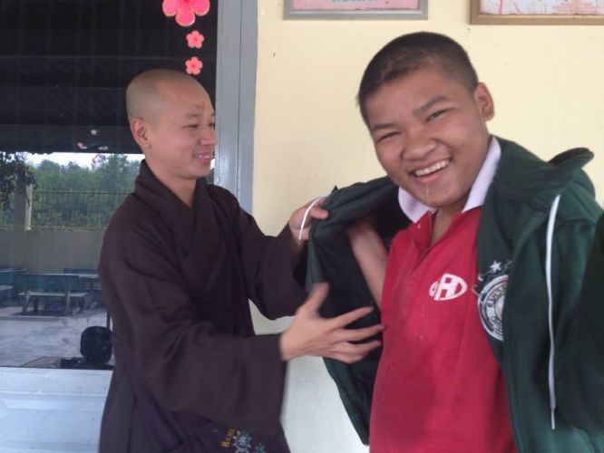 Thầy Thích Thiện Đạt và chương trình thiện nguyện “Ấm áp mùa đông”