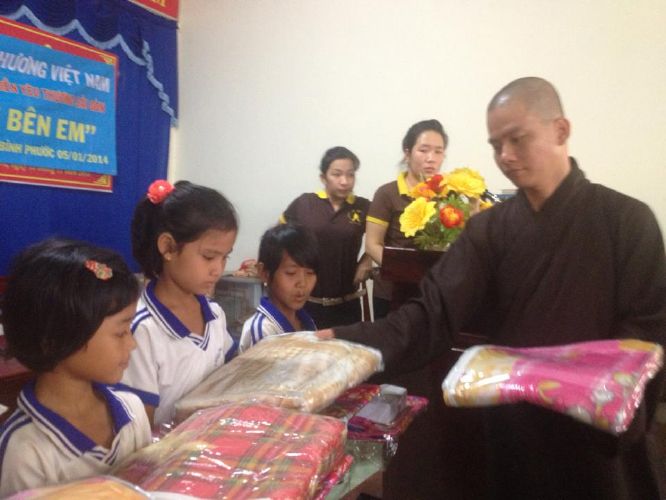 ĐĐ. Thích Đồng Tâm và chương trình thiện nguyện “Xuân yêu thương”