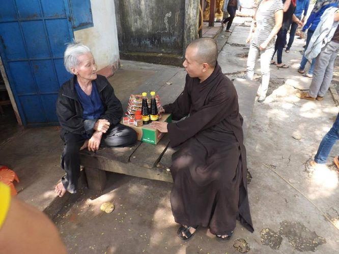 ĐĐ. Thích Đồng Tâm và chương trình thiện nguyện “Xuân yêu thương”