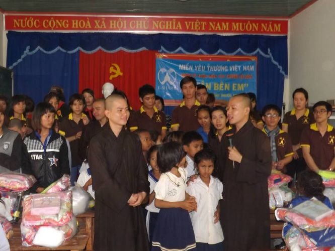 ĐĐ. Thích Đồng Tâm và chương trình thiện nguyện “Xuân yêu thương”