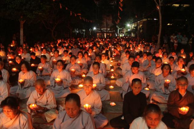 Đồng Tháp: Lễ Hoa Đăng Khai Đàn Dược Sư