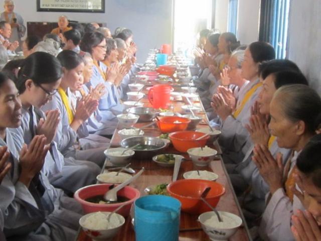 Khóa tu cuối năm Quý Tỵ của Đạo tràng Bát Quan Trai chùa Đức Hòa