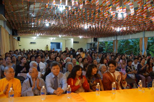 Buổi Chiếu Phim Tại Chùa Vĩnh Nghiêm, Sydney, Úc Châu Được Thành Công Viên Mãn