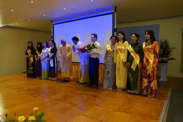 Buổi Chiếu Phim Tại Chùa Vĩnh Nghiêm, Sydney, Úc Châu Được Thành Công Viên Mãn