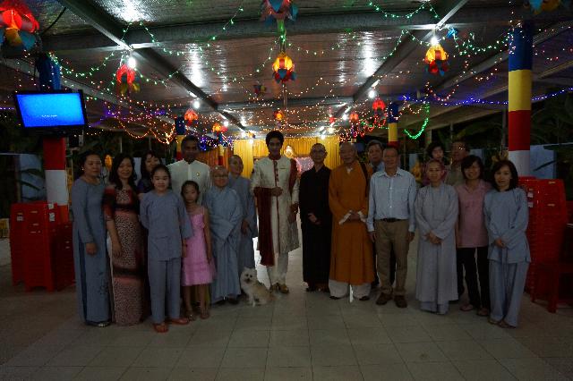 Buổi Chiếu Phim Tại Chùa Vĩnh Nghiêm, Sydney, Úc Châu Được Thành Công Viên Mãn