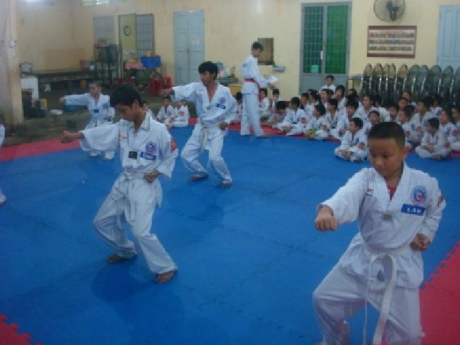 TP. HCM: Chùm ảnh lớp võ thuật Taekwondo chùa Thiên Chánh thi nâng cấp