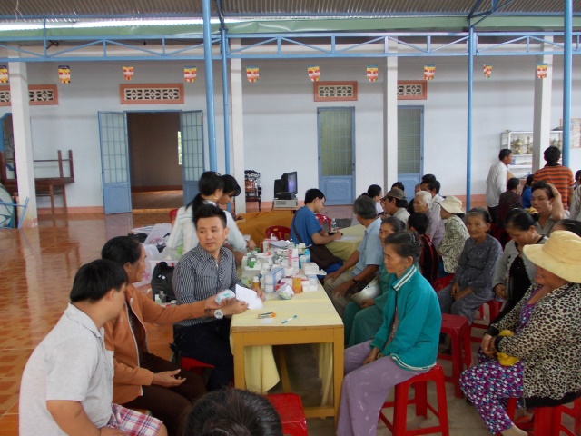 Chuyến từ thiện đầu tiên của chương trình Sen Vàng Từ Bi 2013