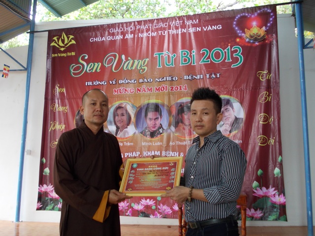 Chuyến từ thiện đầu tiên của chương trình Sen Vàng Từ Bi 2013