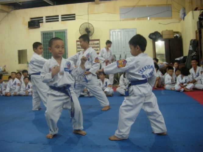 TP. HCM: Chùm ảnh lớp võ thuật Taekwondo chùa Thiên Chánh thi nâng cấp