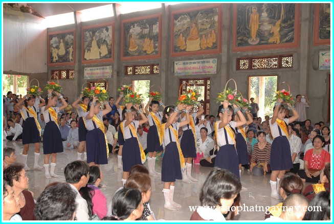 Đồng Nai: Đại lễ dâng y Kathina tại thiền viện Phước Sơn