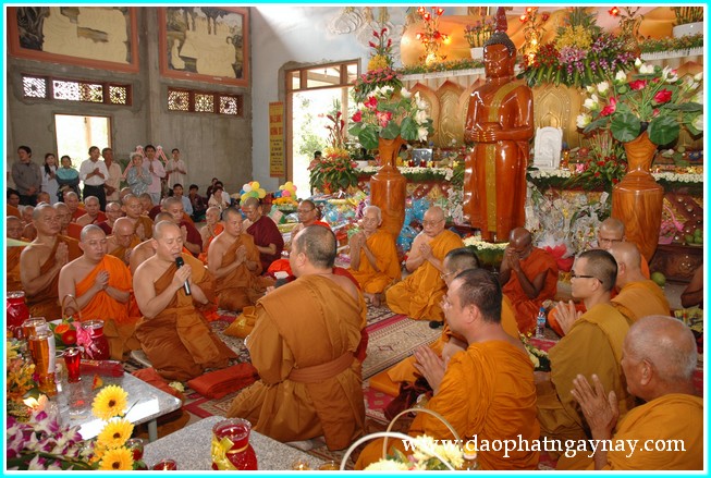 Đồng Nai: Đại lễ dâng y Kathina tại thiền viện Phước Sơn