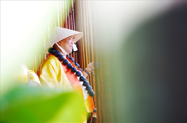 Đức Phật Di Lặc mang mùa xuân về sông nước miền Tây
