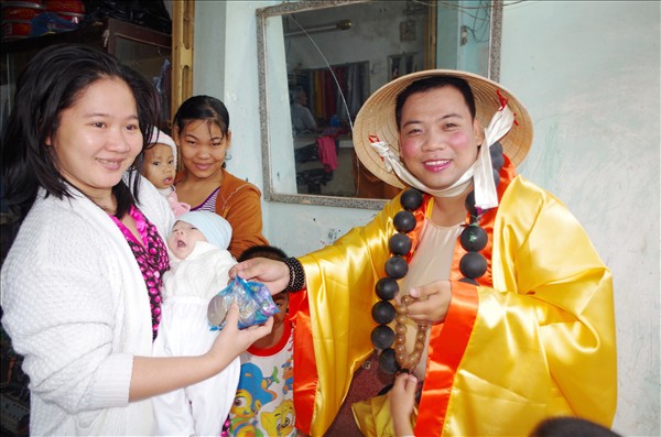 Đức Phật Di Lặc mang mùa xuân về sông nước miền Tây