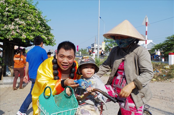 Đức Phật Di Lặc mang mùa xuân về sông nước miền Tây