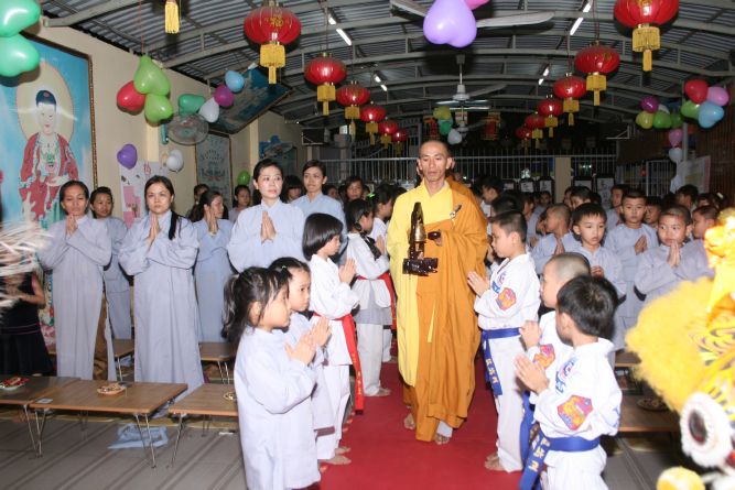 TP.HCM: Thiêng liêng lễ mừng ngày nhà giáo, 20/11 tại chùa Thiên Chánh
