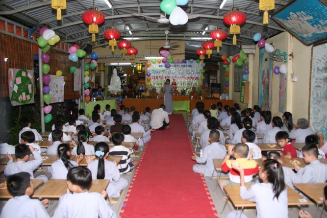 TP.HCM: Thiêng liêng lễ mừng ngày nhà giáo, 20/11 tại chùa Thiên Chánh