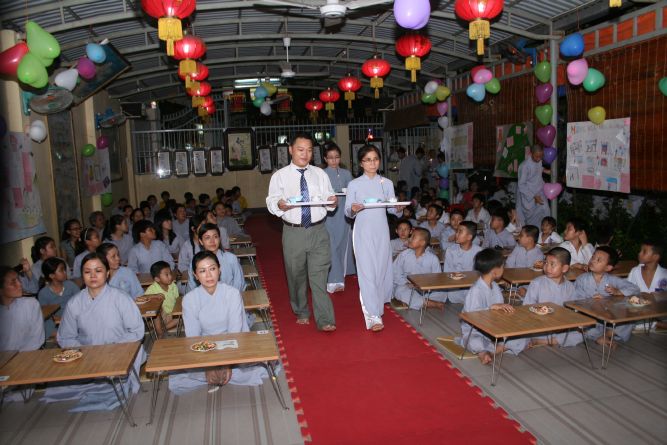TP.HCM: Thiêng liêng lễ mừng ngày nhà giáo, 20/11 tại chùa Thiên Chánh