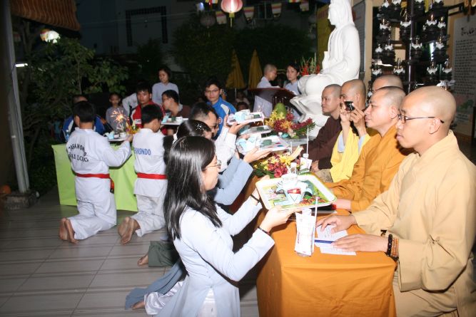 TP.HCM: Thiêng liêng lễ mừng ngày nhà giáo, 20/11 tại chùa Thiên Chánh