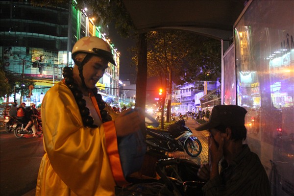 TP. HCM: Đức Phật Di Lặc về với những mãnh đời bất hạnh