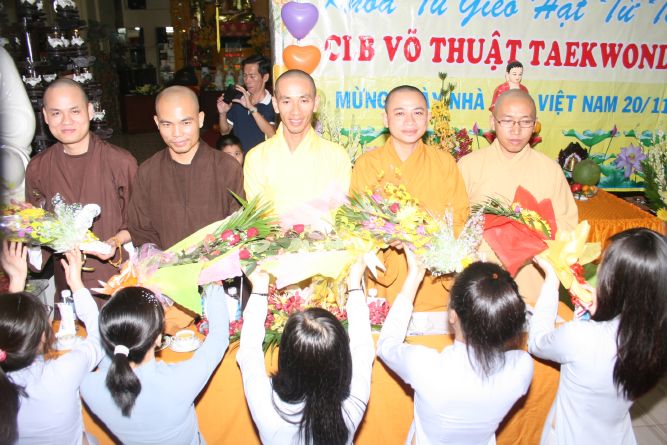 TP.HCM: Thiêng liêng lễ mừng ngày nhà giáo, 20/11 tại chùa Thiên Chánh