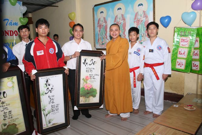 TP.HCM: Thiêng liêng lễ mừng ngày nhà giáo, 20/11 tại chùa Thiên Chánh