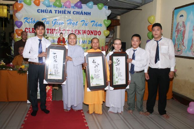 TP.HCM: Thiêng liêng lễ mừng ngày nhà giáo, 20/11 tại chùa Thiên Chánh