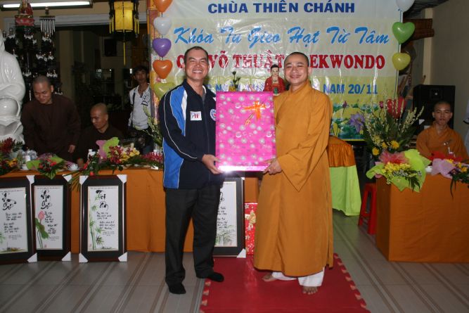 TP.HCM: Thiêng liêng lễ mừng ngày nhà giáo, 20/11 tại chùa Thiên Chánh