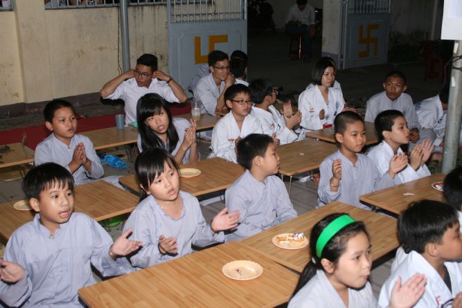 TP.HCM: Thiêng liêng lễ mừng ngày nhà giáo, 20/11 tại chùa Thiên Chánh