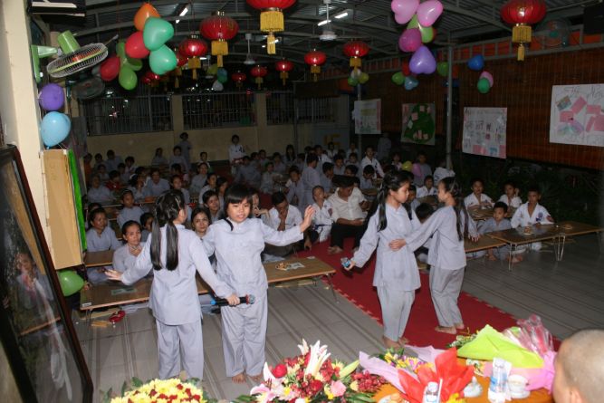 TP.HCM: Thiêng liêng lễ mừng ngày nhà giáo, 20/11 tại chùa Thiên Chánh