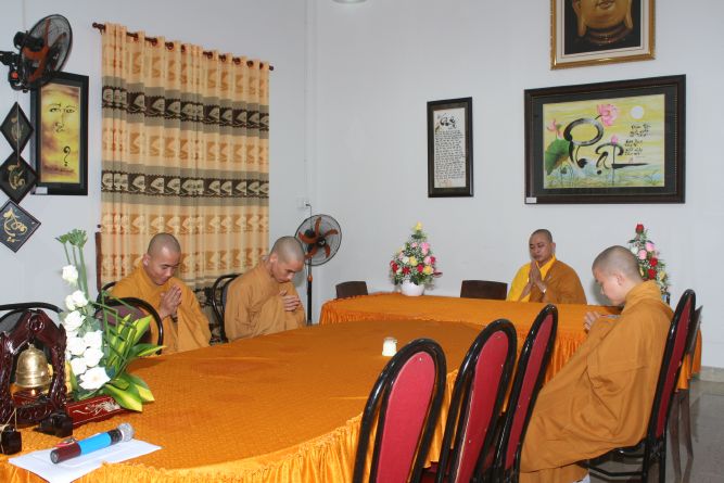 TP.HCM: Hoa đăng mừng khánh đản Đức Phật A Di Đà chùa Thiên Chánh