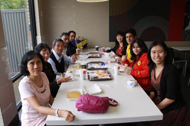 Buổi Chiếu Phim Tại Chùa Quang Minh, Melbourne, Úc Châu Được Thành Công Viên Mãn