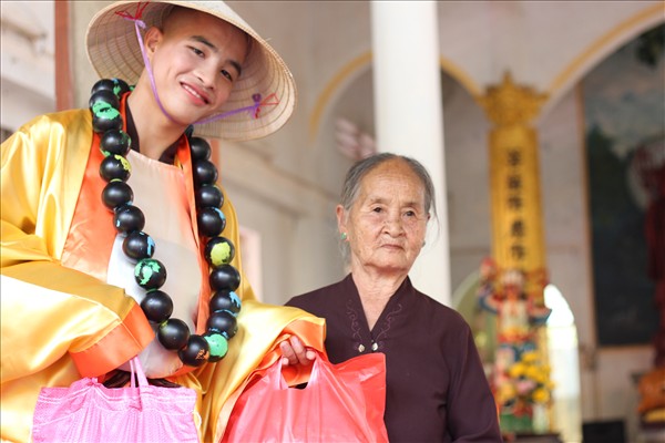 Phật Di Lặc Về Với Người Dân Đồn Điền Cao Su
