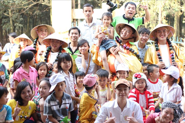 Phật Di Lặc Về Với Người Dân Đồn Điền Cao Su