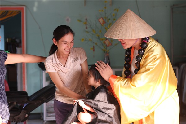Phật Di Lặc Về Với Người Dân Đồn Điền Cao Su