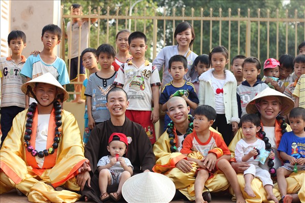 Phật Di Lặc Về Với Người Dân Đồn Điền Cao Su