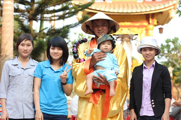 Phật Di Lặc Về Với Người Dân Đồn Điền Cao Su